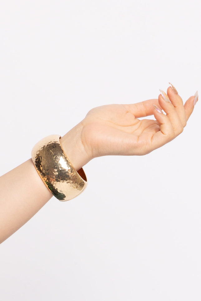 Hammered Metal Bangle Bracelet - Muvin 