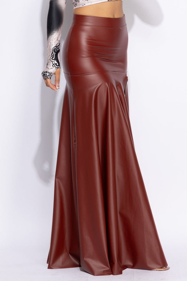 Matte PU maxi skirt with high slit - Muvin 