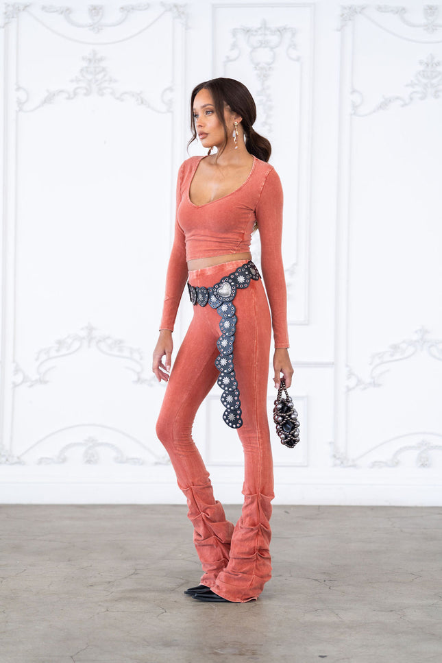 Vintage Vibe Ruched Flare Leggings - Muvin 