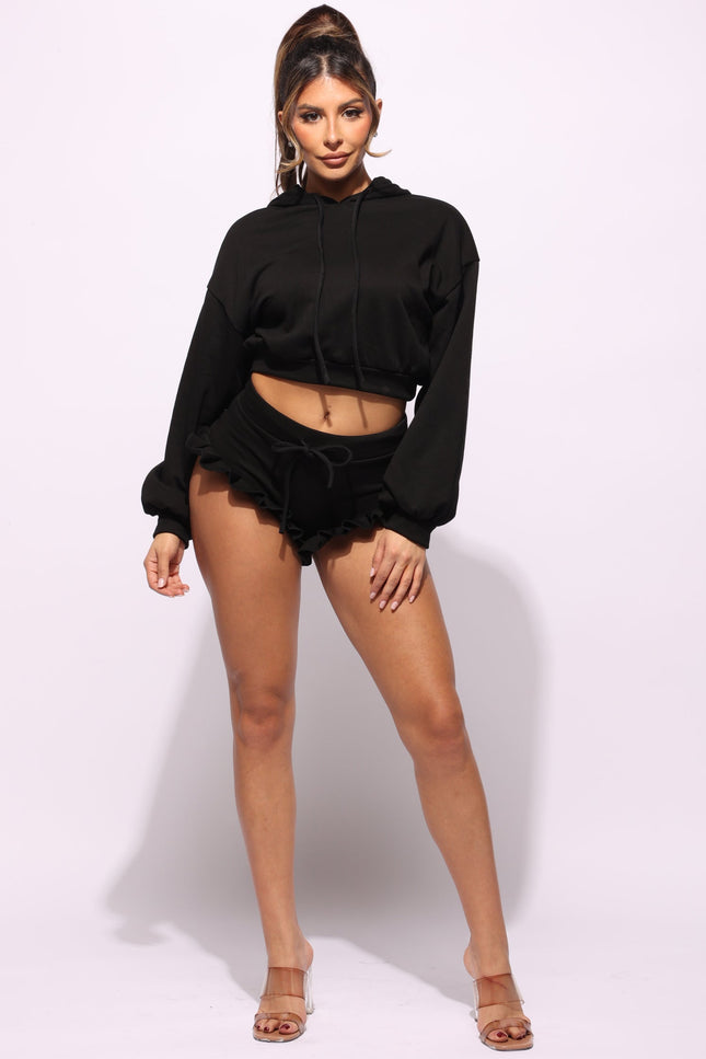 Crop hoodie & ruffle shorts set - Muvin 